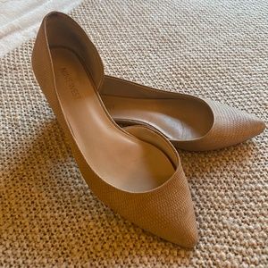Nine West Nude Snake Textured Flats (7.5)
